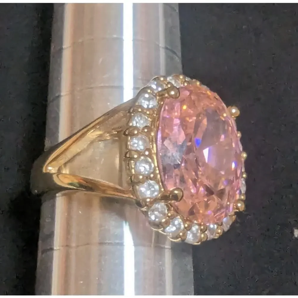 Vintage Pink Stone Halo Ring Womens 8.25 Gold Tone Statement 8K READ